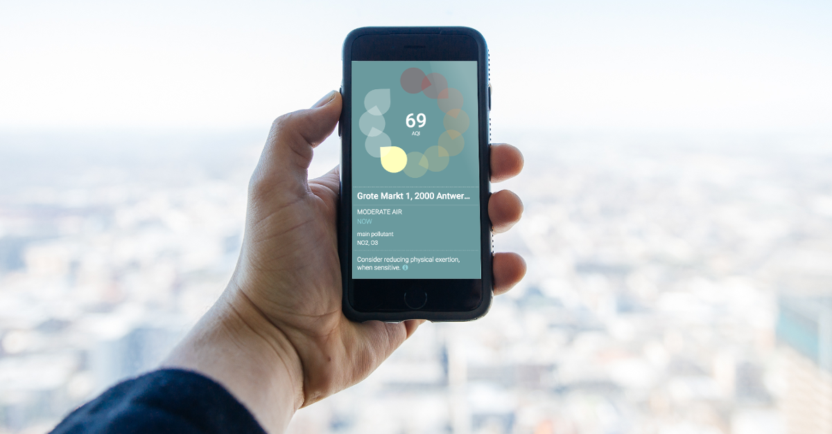 Give me. Give me air. Человек делает селфи. Картинки give five. Пинтерест breath.